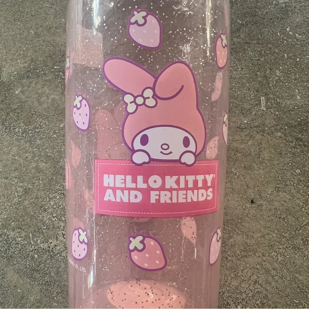 Hello Kitty and Melody Pink Bottle - Picture 4 of 4